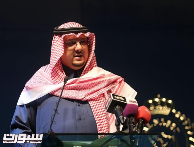 نقره لتكبير أو تصغير الصورة ونقرتين لعرض الصورة في صفحة مستقلة بحجمها الطبيعي