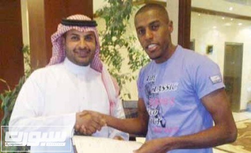 حسين شيعان مع وكيل أعماله الشعلان
