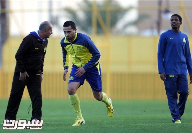 نقره لتكبير أو تصغير الصورة ونقرتين لعرض الصورة في صفحة مستقلة بحجمها الطبيعي