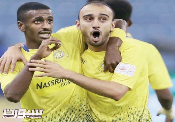 نقره لتكبير أو تصغير الصورة ونقرتين لعرض الصورة في صفحة مستقلة بحجمها الطبيعي