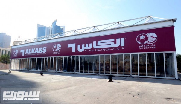 نقره لتكبير أو تصغير الصورة ونقرتين لعرض الصورة في صفحة مستقلة بحجمها الطبيعي