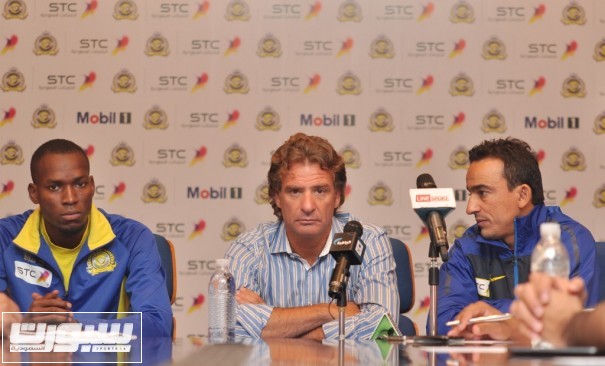 نقره لتكبير أو تصغير الصورة ونقرتين لعرض الصورة في صفحة مستقلة بحجمها الطبيعي