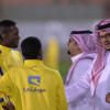 بالصور: النصر يفتح ملف الشباب والجيزاوي يهدي خميس “آيفون”