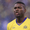 مدافع النصر هوساوي والحكم العواجي في نادي الرابطة المئوي