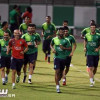 بالصور : الأهلي يواصل تحضيراته للهلال ومحافظ جدة يهنئ بلقب الدوري