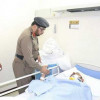 مدير الدفاع المدني بمكة يزور مستشفى الزاهر ليطمئن على سلامة افراده