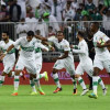 الأهلي يجني أرباح الفوز على الشباب