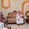 امير تبوك يواسي رئيس النادي الوطني في وفاة شقيقه