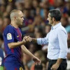 مدرب برشلونة يرد على تقارير رحيل إنييستا