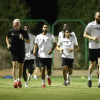 مدرب الفيصلي يجتمع باللاعبين استعداداً للأهلي
