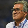مدرب الأهلي السابق يعاني من غياب العروض