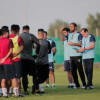 مدير كرة العدالة الباشا يجتمع باللاعبين قبل إنطلاق التدريبات