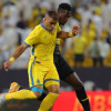 النصر يتصدر الدوري بفوز متأخر على التعاون