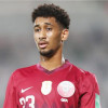 لاعب قطر يعتذر للجماهير بعد الخسارة الثالثة