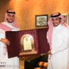 الأمير فيصل يزور الساير ويهديه العضوية الشرفية