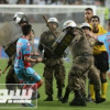 أحداث عنف إثر تصادم بين الشرطة البرازيلية مع لاعبي آرسنال الأرجنتيني