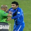 لاعب اوزبكي يحتفل مع الحكم بعد هزيمة إيران – فيديو