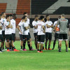 بالصور : الشباب يستأنف تدريباته بمشاركة ثلاثي المنتخب