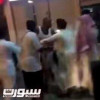 فيديو.. شراحيلي يتشاجر أمام سوق في الرياض