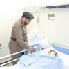 مدير الدفاع المدني بمكة يزور مستشفى الزاهر ليطمئن على سلامة افراده
