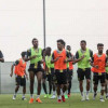 الاتحاد يتدرب على فترتين في معسكر دبي بمتابعة رئيس النادي
