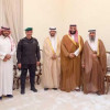 سمو ولي العهد يستقبل أبناء الشيخ بن عثيمين
