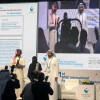 معالي وزير الصحة يمنح الجائزة الوطنية لسلامة المرضى لمستشفى الولادة والأطفال