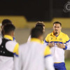 فيتوريا يجتمع بلاعبي النصر بمشاركة مايكون بيريرا