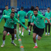 الاخضر يواصل تحضيراته والبعثة تغادر الى أبو ظبي