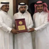 الاعلامي الحبيب يكرم بدرع التميز في بطولة حواري الاحساء