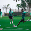 الاخضر يدشن تدريباته في الدوحة