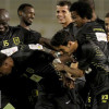 جماهير الاتحاد تواصل تجمهرها أمام النادي .. والفريق يواصل تحضيراته للأهلي